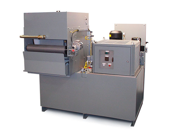 Integrated immersion cooler in milling machine